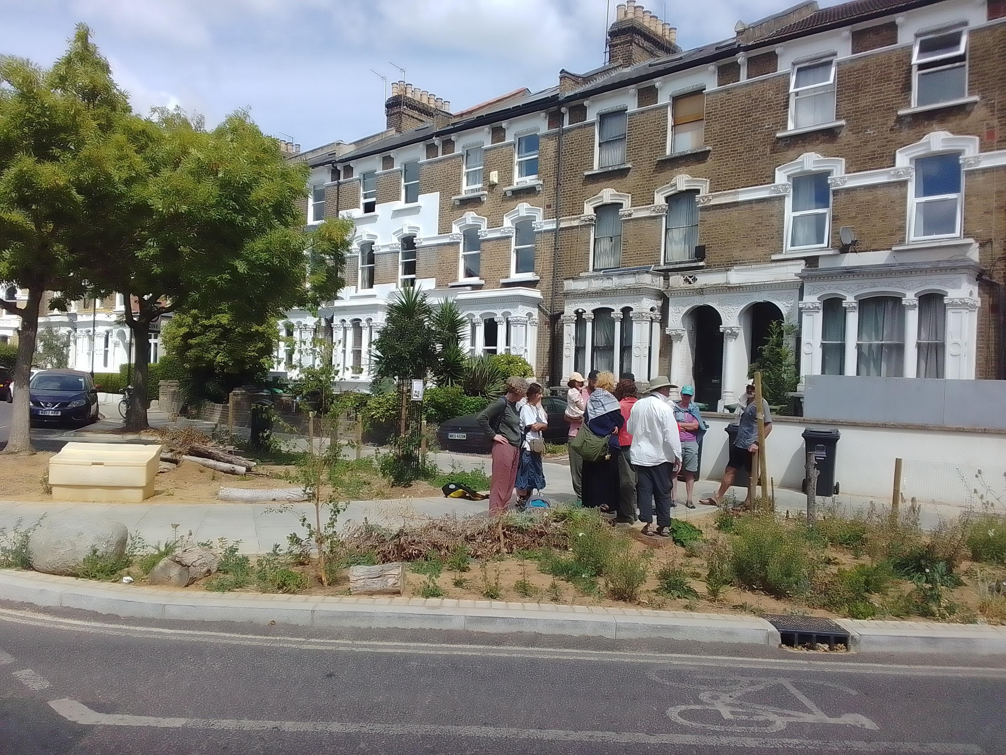 Early on at the event, at the rain garden corner of Brownswood Road and Digby Crescent, Stoke Newington, #Hackney N16.