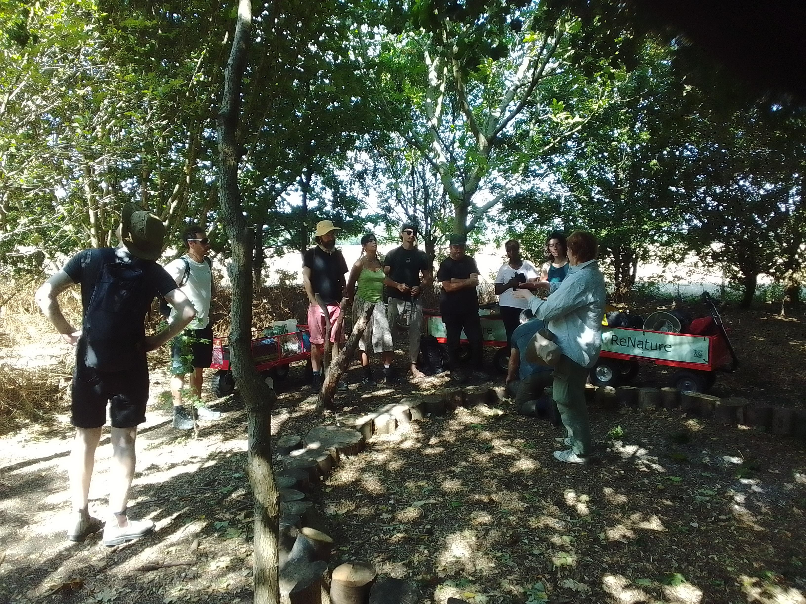 Nina introducing the Green Classroom project which we revisited to tidy up and redefine the path edges plus a little new work on the boundaries, all to help induce the sense of space within the area.
